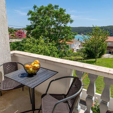 1 Bedroom Amazing Apartment In Kampor Esterno foto